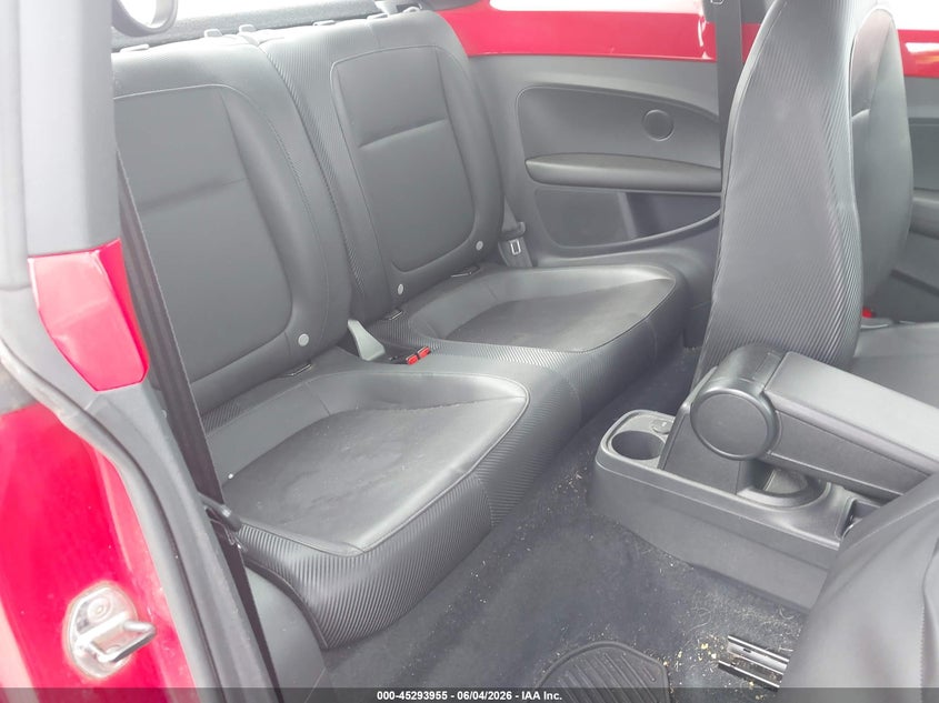 2012 Volkswagen Beetle VIN 3VWJP7ATXCM645920 IAAI salvage auction — NORMAL WEAR, Clear (Hawaii), sold $100 on 2026-07-21 (photo 8)