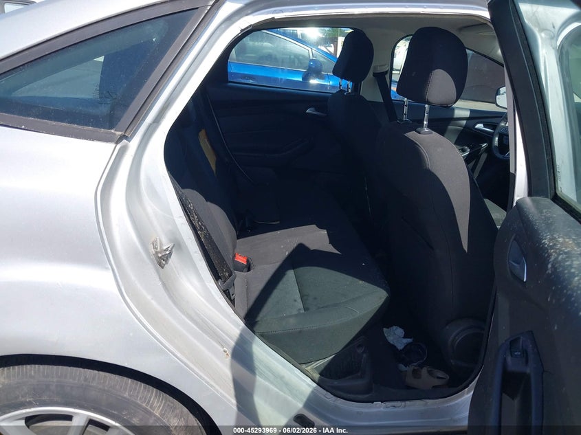 2015 Ford Focus VIN 1FADP3F28FL370133 IAAI salvage auction — FRONT & REAR, Salvage (Oregon), sold $525 on 2026-07-09 (photo 8)