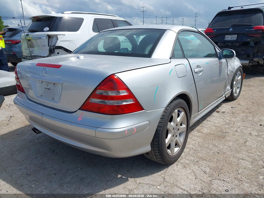 2002 Mercedes-benz Slk-class VIN WDBKK49F42F258943 IAAI salvage auction — SIDE, Salvage (Texas), sold $500 on 2026-07-09 (photo 4)