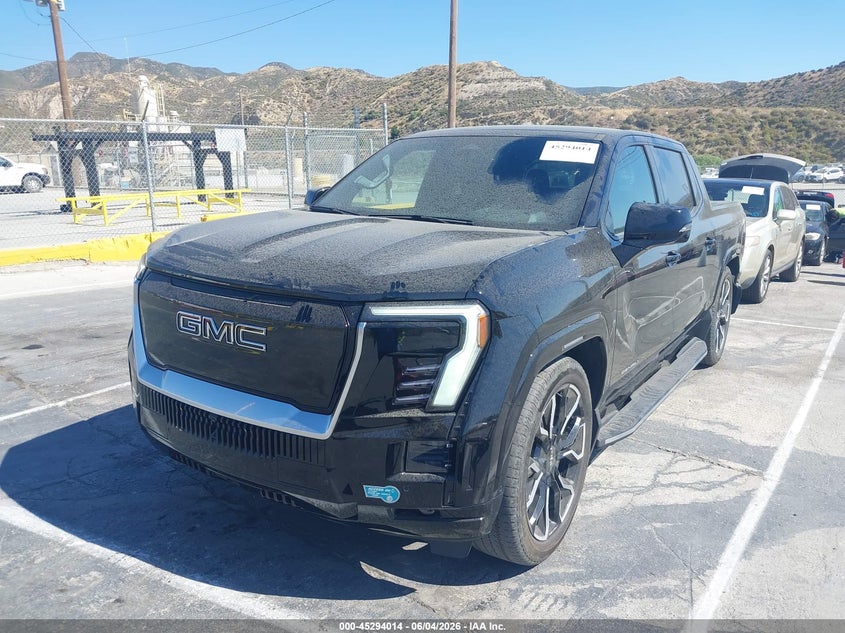 2025 Gmc SIERRA VIN 1GT40LEL8SU401684 IAAI salvage auction — REAR END, Salvage Title, sold $38,600 on 2026-08-19 (photo 2)