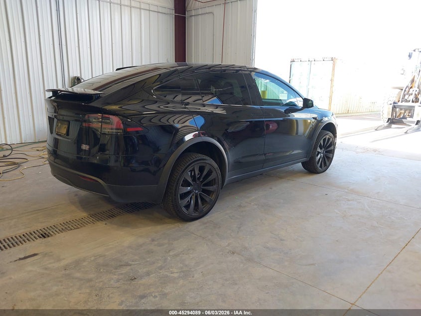 2022 Tesla Model x VIN 7SAXCBE60NF343904 IAAI salvage auction — LEFT SIDE, Salvage Title, sold $14,300 on 2026-07-30 (photo 4)