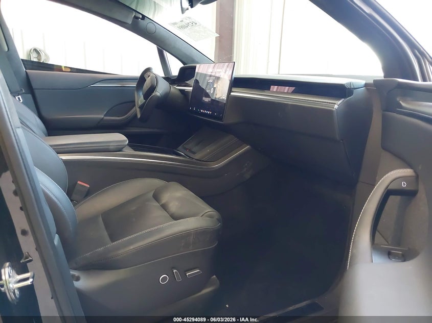 2022 Tesla Model x VIN 7SAXCBE60NF343904 IAAI salvage auction — LEFT SIDE, Salvage Title, sold $14,300 on 2026-07-30 (photo 5)