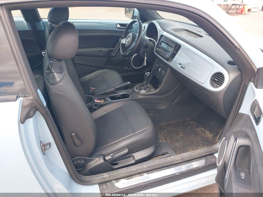 2012 Volkswagen Beetle VIN 3VWJP7ATXCM657842 IAAI salvage auction — LEFT SIDE, Salvage Title, sold $25 on 2026-08-25 (photo 5)