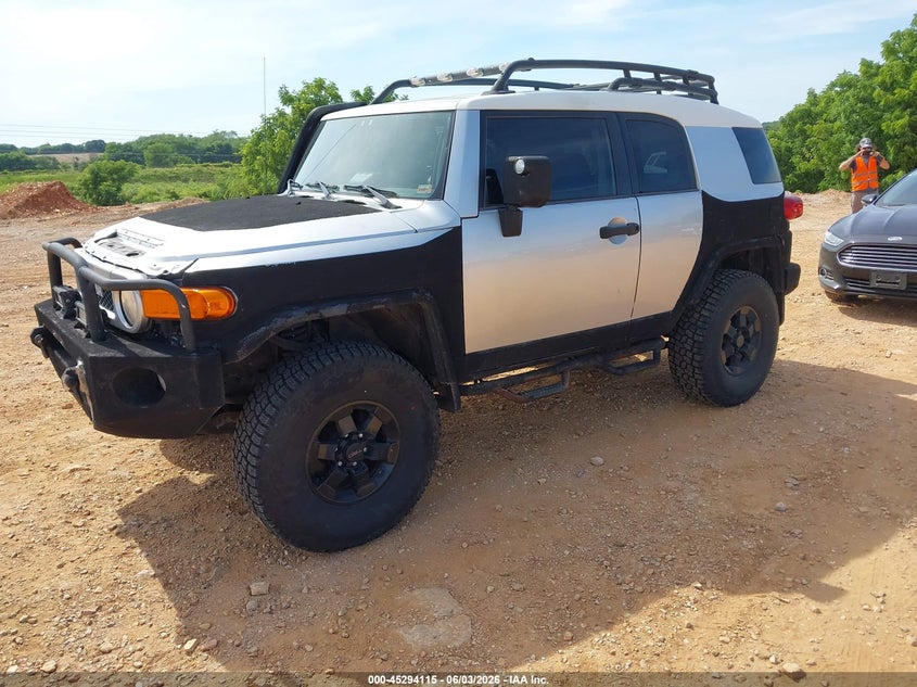 2008 Toyota Fj cruiser VIN JTEBU11FX8K027479 IAAI salvage auction — HAIL, Clear (Missouri), sold $4,875 on 2026-07-30 (photo 2)