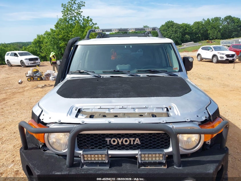 2008 Toyota Fj cruiser VIN JTEBU11FX8K027479 IAAI salvage auction — HAIL, Clear (Missouri), sold $4,875 on 2026-07-30 (photo 6)