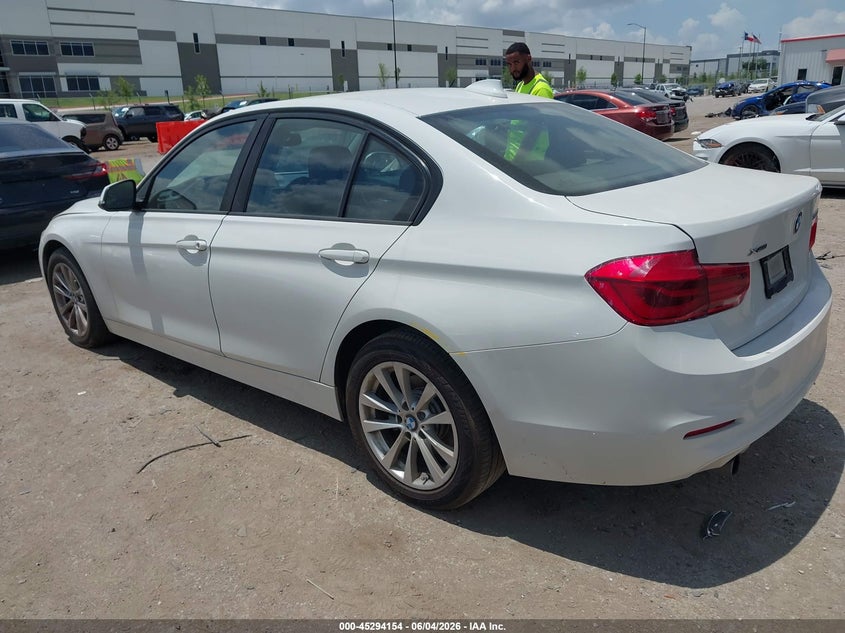 2018 BMW 3er VIN WBA8E5G55JNV02121 IAAI salvage auction — FRONT END, Salvage Title, sold $3,050 on 2026-08-11 (photo 3)