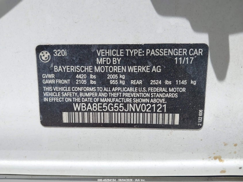2018 BMW 3er VIN WBA8E5G55JNV02121 IAAI salvage auction — FRONT END, Salvage Title, sold $3,050 on 2026-08-11 (photo 9)