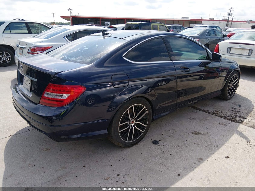 2012 Mercedes-benz C-klasse VIN WDDGJ4HB7CF884048 IAAI salvage auction — NORMAL WEAR, Original (Texas), sold $875 on 2026-07-20 (photo 4)