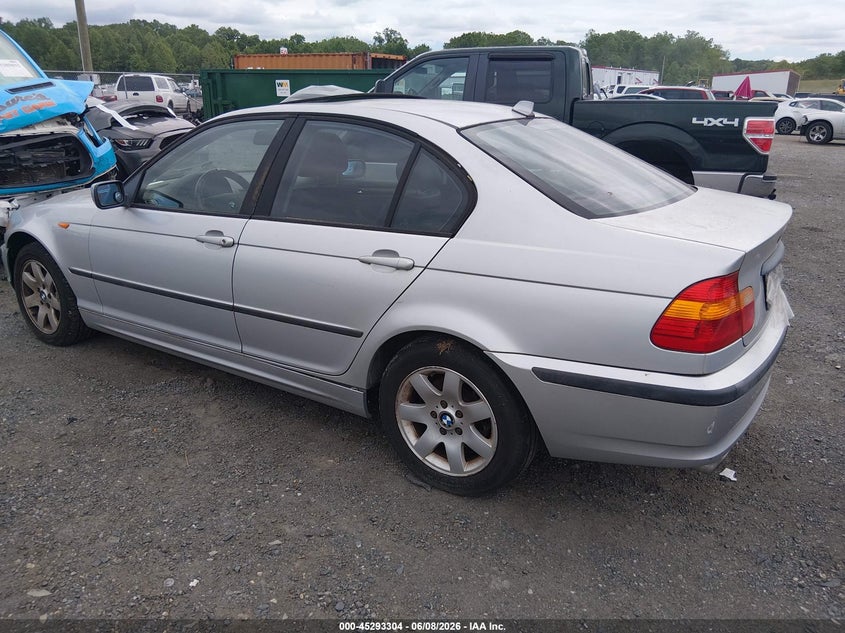 2004 BMW 3 series VIN WBAEU334X4PM61095 IAAI salvage auction — NORMAL WEAR, Clear (Delaware), sold $300 on 2026-07-20 (photo 3)