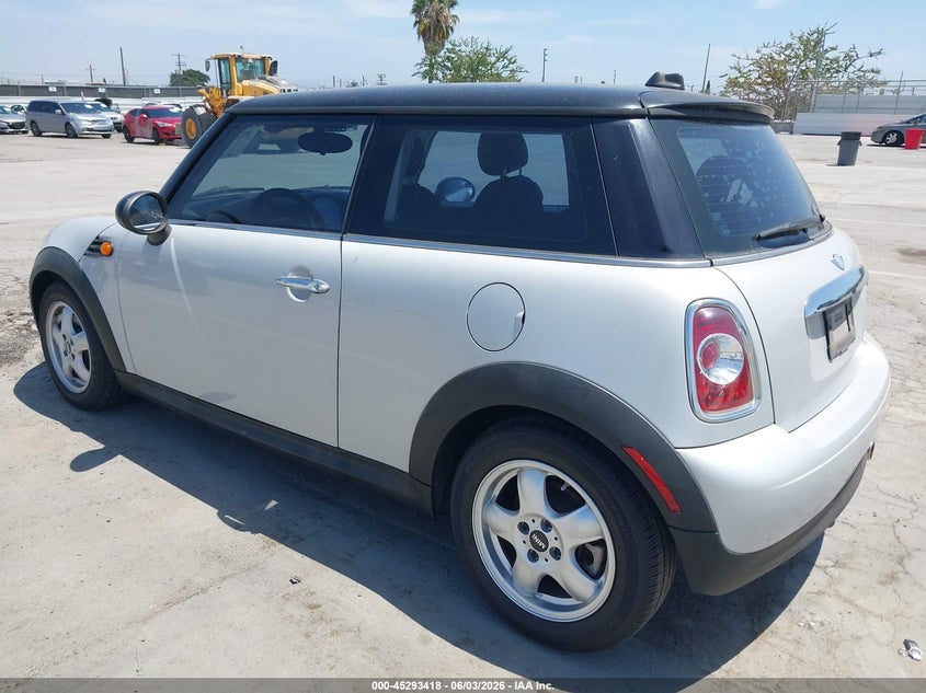 2011 Mini Cooper VIN WMWSU3C57BT098190 IAAI salvage auction — SIDE, Salvage (California), sold $975 on 2026-07-23 (photo 3)