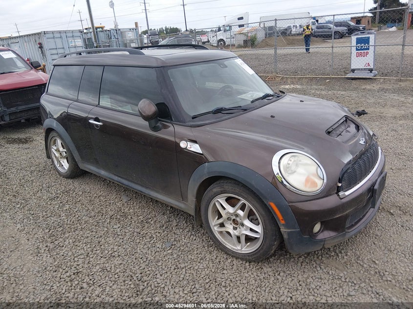 2009 Mini Cooper VIN WMWMM33569TP72378 IAAI salvage auction — LEFT & RIGHT, Salvage (Oregon), sold $475 on 2026-08-03 (photo 1)