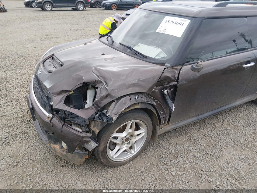 2009 Mini Cooper VIN WMWMM33569TP72378 IAAI salvage auction — LEFT & RIGHT, Salvage (Oregon), sold $475 on 2026-08-03 (photo 6)