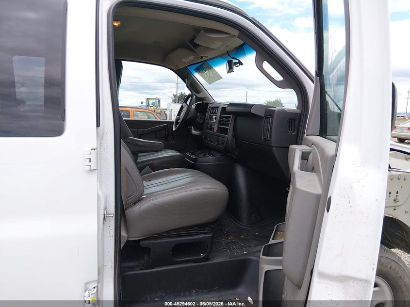 2018 Chevrolet Express VIN 1GAWGEFP6J1220013 IAAI salvage auction — FRONT END, Salvage (Oregon), sold $2,350 on 2026-07-10 (photo 5)