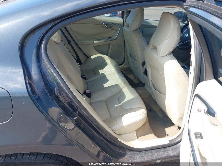 2012 Volvo S60 VIN YV1622FS7C2115870 IAAI salvage auction — NORMAL WEAR, Clear (Hawaii), sold $200 on 2026-07-14 (photo 8)