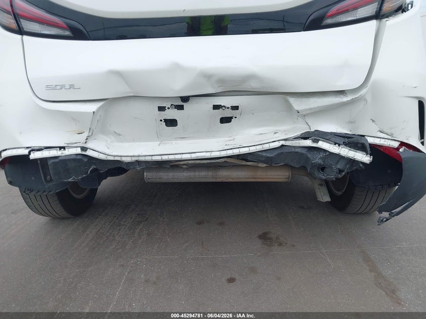 2024 Kia Soul VIN KNDJ23AUXR7905433 IAAI salvage auction — REAR END, Salvage Title, sold $3,250 on 2026-07-20 (photo 6)