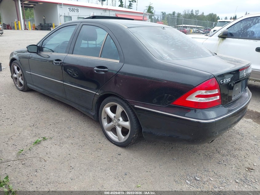 2006 Mercedes-benz C class VIN WDBRF52H56A825524 IAAI salvage auction — NORMAL WEAR, Clear (Washington), sold $425 on 2026-07-15 (photo 3)