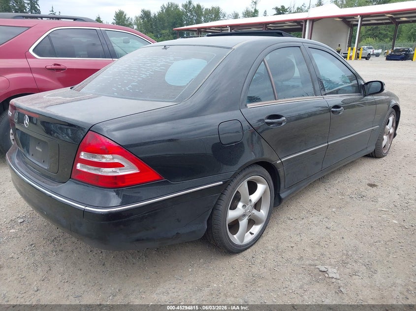 2006 Mercedes-benz C class VIN WDBRF52H56A825524 IAAI salvage auction — NORMAL WEAR, Clear (Washington), sold $425 on 2026-07-15 (photo 4)