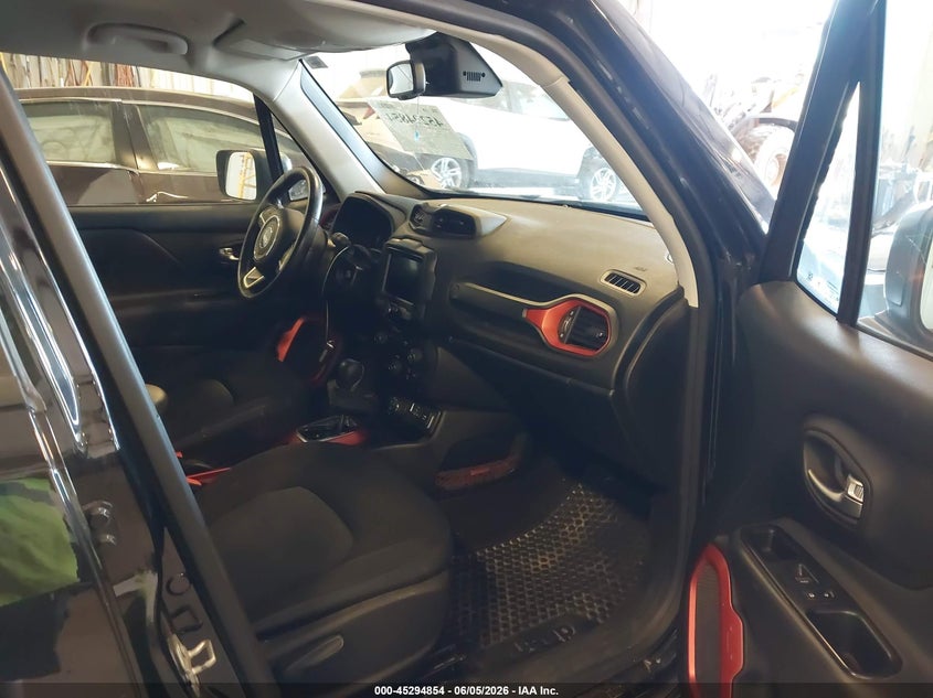 2019 Jeep Renegade VIN ZACNJBC1XKPJ91021 IAAI salvage auction — NORMAL WEAR, Clear (Michigan), sold $2,175 on 2026-07-14 (photo 5)
