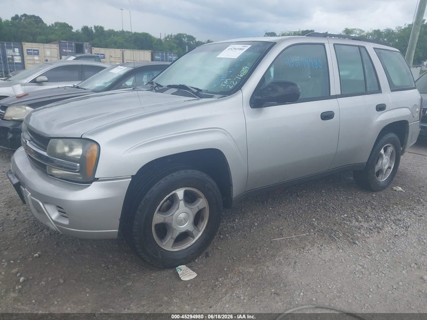 2008 Chevrolet Trailblazer VIN 1GNDS13S082227629 IAAI salvage auction — NORMAL WEAR, Clear (Tennessee), sold $450 on 2026-07-09 (photo 2)