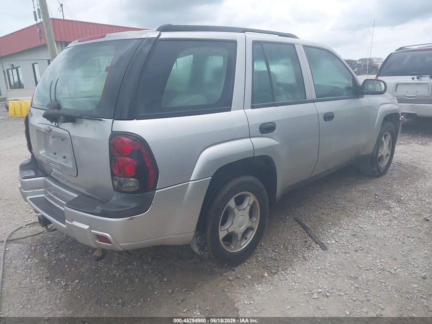 2008 Chevrolet Trailblazer VIN 1GNDS13S082227629 IAAI salvage auction — NORMAL WEAR, Clear (Tennessee), sold $450 on 2026-07-09 (photo 4)