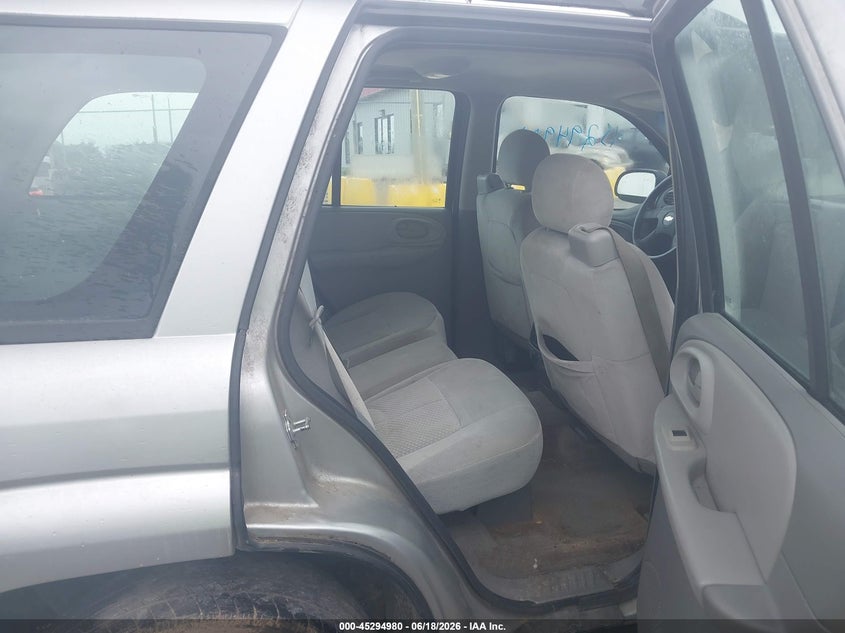 2008 Chevrolet Trailblazer VIN 1GNDS13S082227629 IAAI salvage auction — NORMAL WEAR, Clear (Tennessee), sold $450 on 2026-07-09 (photo 8)