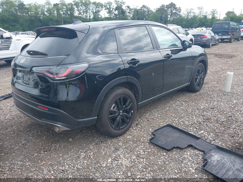 2026 Honda Hr-v VIN 3CZRZ2H50TM731256 IAAI salvage auction — SIDE, Salvage Title, sold $8,500 on 2026-07-28 (photo 4)