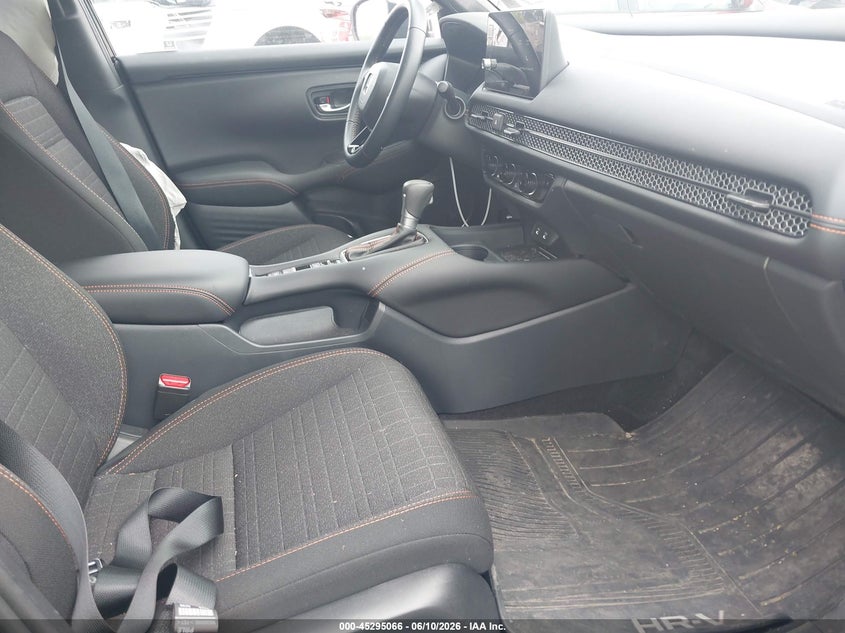 2026 Honda Hr-v VIN 3CZRZ2H50TM731256 IAAI salvage auction — SIDE, Salvage Title, sold $8,500 on 2026-07-28 (photo 5)