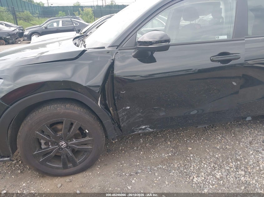 2026 Honda Hr-v VIN 3CZRZ2H50TM731256 IAAI salvage auction — SIDE, Salvage Title, sold $8,500 on 2026-07-28 (photo 6)