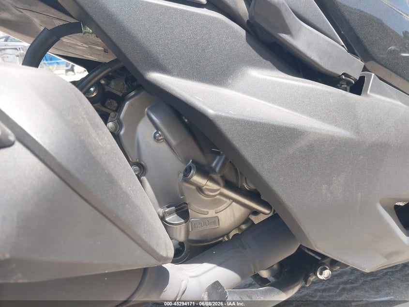 2024 Suzuki VIN JS1DU11J2R7100134 IAAI salvage auction — RIGHT FRONT, Salvage Title, sold $925 on 2026-07-20 (photo 8)