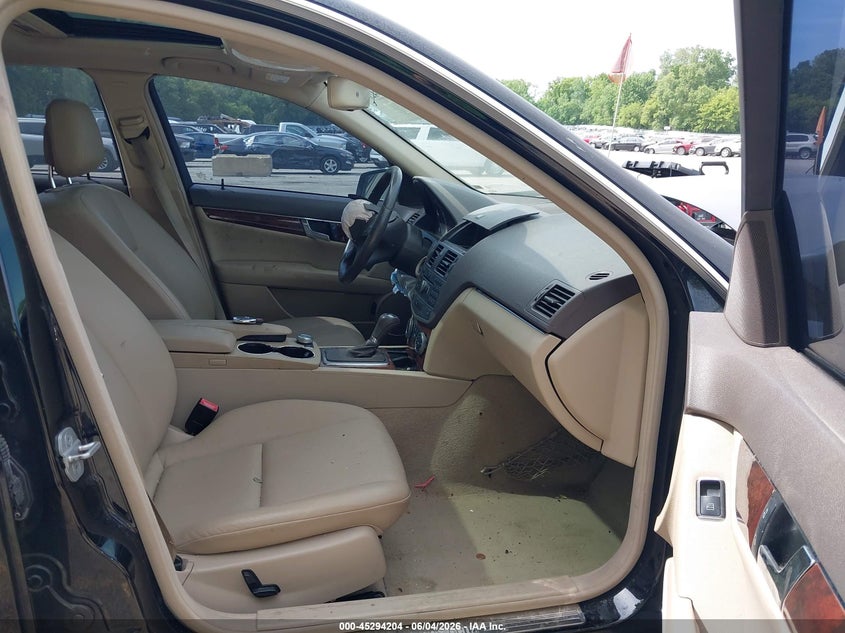 2011 Mercedes-benz C-klasse VIN WDDGF8BB1BR185108 IAAI salvage auction — FRONT END, Clear (Michigan), sold $675 on 2026-07-27 (photo 5)