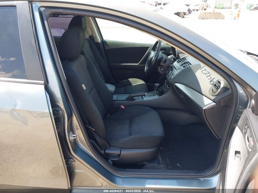 2012 Mazda 3 VIN JM1BL1V79C1663822 IAAI salvage auction — RIGHT FRONT, Salvage Title, sold $550 on 2026-07-15 (photo 5)