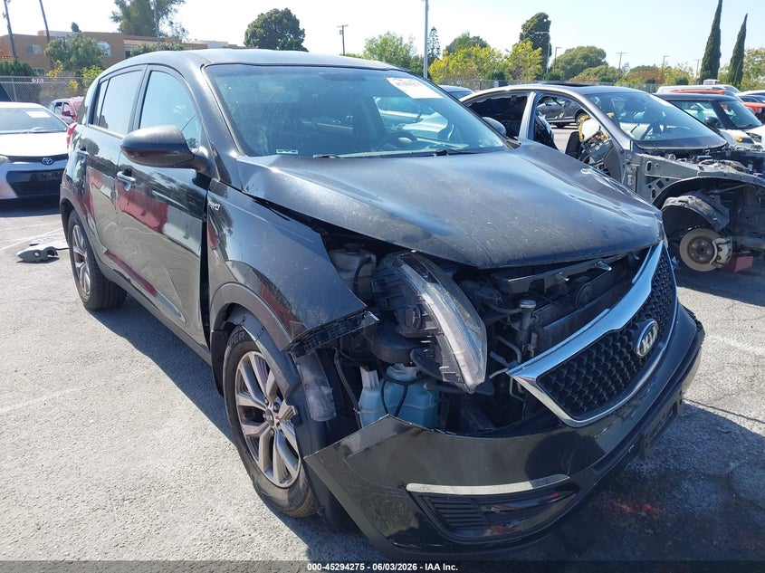 2016 Kia Sportage VIN KNDPBCAC5G7853417 IAAI salvage auction — LEFT FRONT, Salvage Title, sold $900 on 2026-07-07 (photo 1)