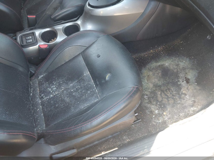 2013 Nissan Juke VIN JN8AF5MV0DT215523 IAAI salvage auction — BIOHAZARD/CHEMICAL, Salvage Title, sold $225 on 2026-07-21 (photo 6)