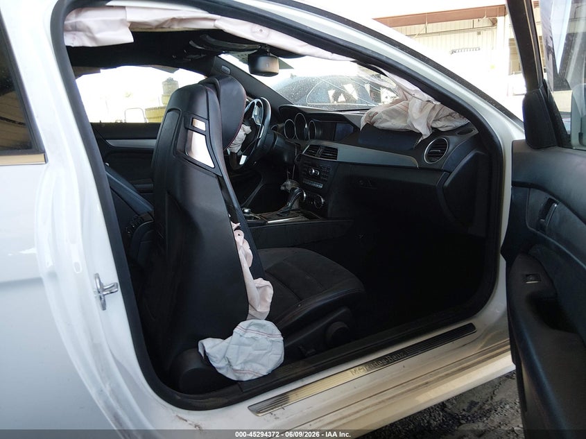 2015 Mercedes-benz C-klasse VIN WDDGJ8JB4FG367046 IAAI salvage auction — RIGHT FRONT, Salvage Title, sold $825 on 2026-07-21 (photo 5)