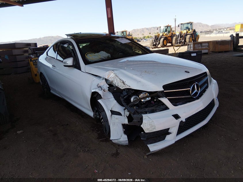 2015 Mercedes-benz C-klasse VIN WDDGJ8JB4FG367046 IAAI salvage auction — RIGHT FRONT, Salvage Title, sold $825 on 2026-07-21 (photo 6)