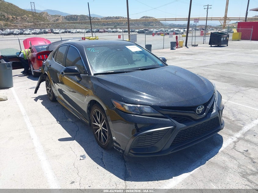 2021 Toyota Camry VIN 4T1G11AK2MU513214 IAAI salvage auction — REAR END, Salvage Title, sold $4,450 on 2026-07-09 (photo 1)