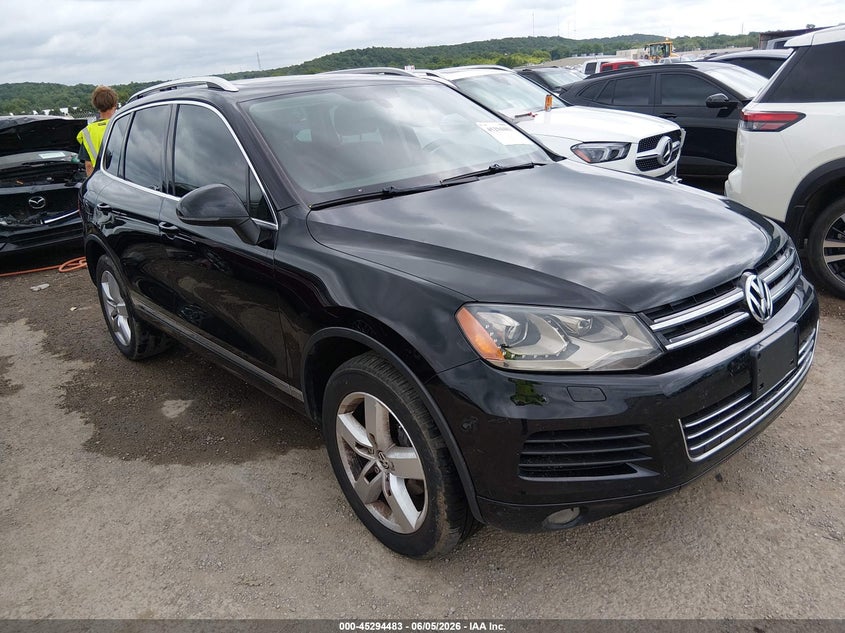 2012 Volkswagen Touareg VIN WVGEF9BP4CD006301 IAAI salvage auction — HAIL, Clear (Oklahoma), sold $2,200 on 2026-08-04 (photo 1)