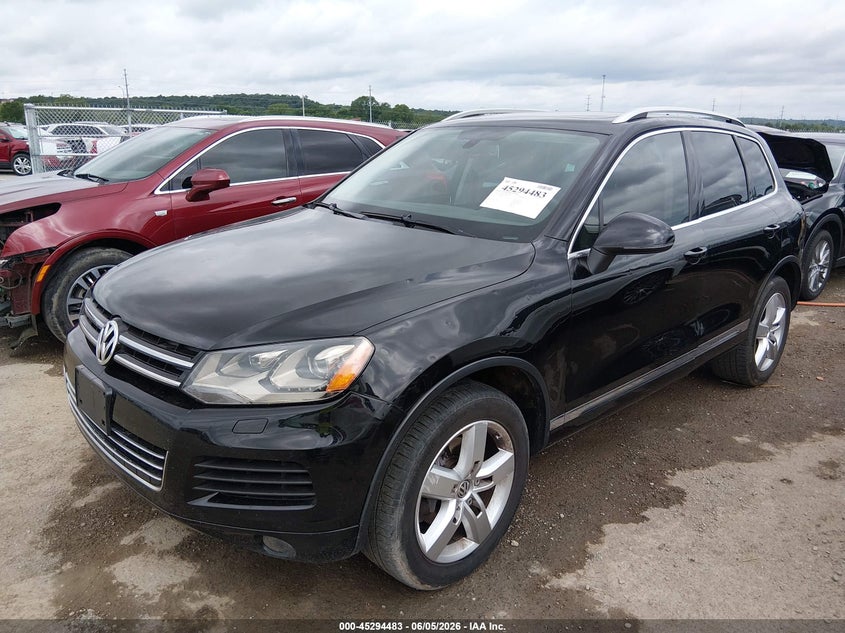 2012 Volkswagen Touareg VIN WVGEF9BP4CD006301 IAAI salvage auction — HAIL, Clear (Oklahoma), sold $2,200 on 2026-08-04 (photo 2)