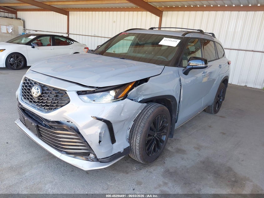2025 Toyota Highlander VIN 5TDKDRBH3SS590778 IAAI salvage auction — LEFT FRONT, Salvage Title, sold $34,250 on 2026-07-09 (photo 2)