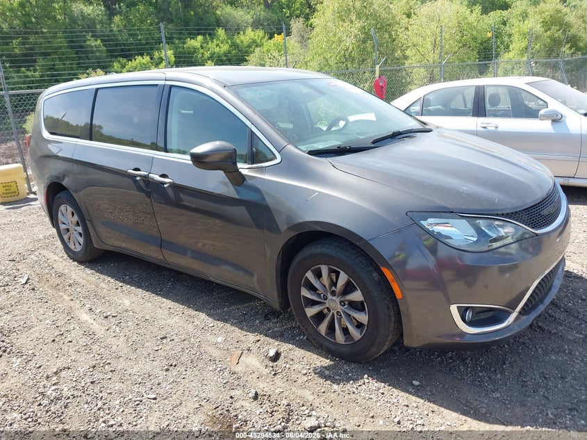 2017 Chrysler Pacifica VIN 2C4RC1DG0HR676655 IAAI salvage auction — HAIL, Salvage Title, sold $2,425 on 2026-07-22 (photo 1)