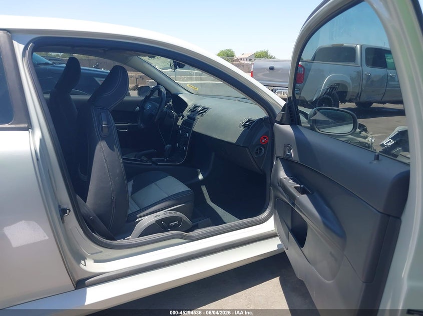 2012 Volvo C30 VIN YV1672MK8C2286941 IAAI salvage auction — RIGHT FRONT, Salvage Title, sold $800 on 2026-07-14 (photo 5)