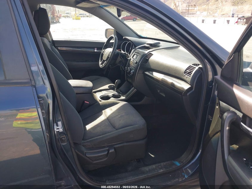 2011 Kia Sorento VIN 5XYKT3A12BG072890 IAAI salvage auction — NORMAL WEAR, Clear - Dealer Only (California), sold $550 on 2026-07-09 (photo 5)