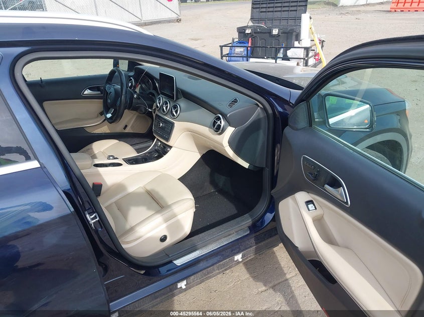 2017 Mercedes-benz Gla-klasse VIN WDCTG4GB0HJ347562 IAAI salvage auction — REAR END, Salvage Title, sold $25 on 2026-07-28 (photo 5)
