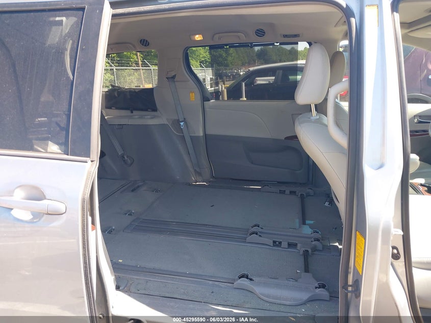 2014 Toyota Sienna VIN 5TDYK3DC7ES483705 IAAI salvage auction — FRONT END, Salvage Title, sold $2,300 on 2026-07-30 (photo 8)
