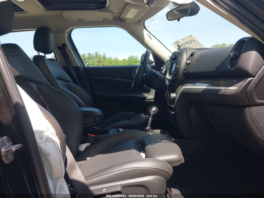 2019 Mini Countryman VIN WMZYT5C51K3J87569 IAAI salvage auction — RIGHT SIDE, Salvage Title, sold $4,150 on 2026-07-28 (photo 5)