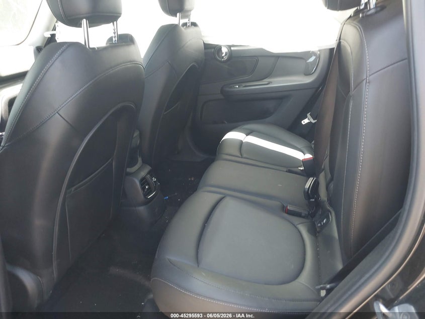 2019 Mini Countryman VIN WMZYT5C51K3J87569 IAAI salvage auction — RIGHT SIDE, Salvage Title, sold $4,150 on 2026-07-28 (photo 8)