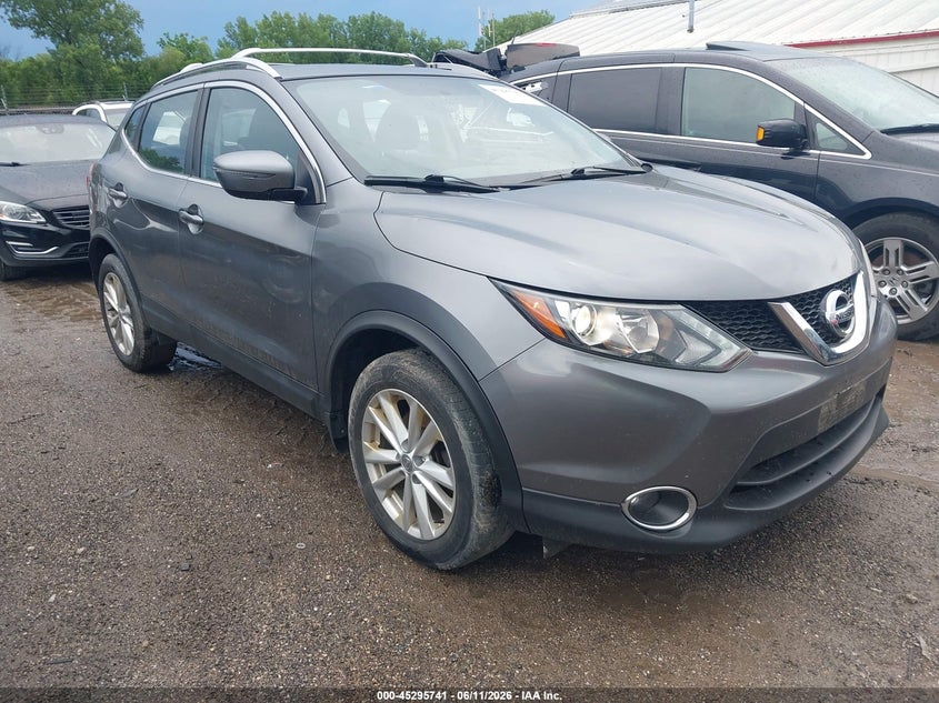 2017 Nissan Rogue VIN JN1BJ1CR5HW136769 IAAI salvage auction — NORMAL WEAR, Clear (Illinois), sold $850 on 2026-07-29 (photo 1)