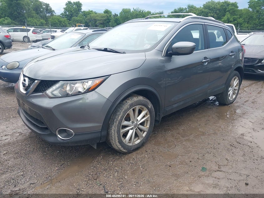 2017 Nissan Rogue VIN JN1BJ1CR5HW136769 IAAI salvage auction — NORMAL WEAR, Clear (Illinois), sold $850 on 2026-07-29 (photo 2)