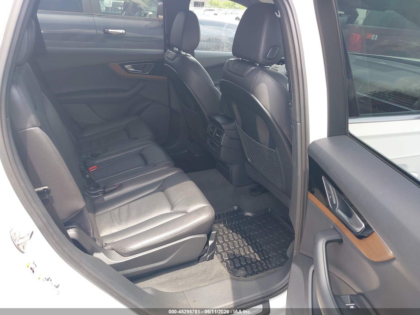 2017 Audi Q7 VIN WA1LAAF71HD053048 IAAI salvage auction — FRONT END, Salvage (Ohio), sold $5,550 on 2026-07-14 (photo 8)