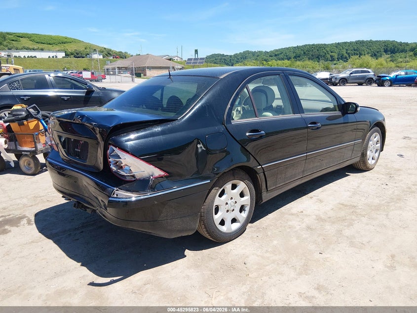 2006 Mercedes-benz C-klasse VIN WDBRF54J76A853499 IAAI salvage auction — REAR END, Salvage (West Virginia), sold $200 on 2026-07-18 (photo 4)